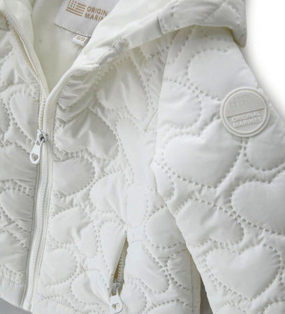 Λεπτομέρεια από το rubber patch στο μανίκι του κοριτσίστικου μπουφάν.