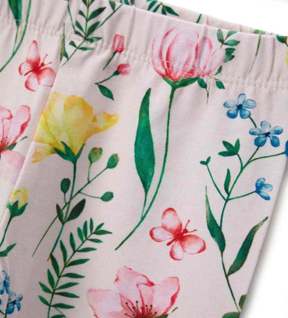 Λεπτομέρεια από την ελαστική μέση στο κοριτσίστικο κολάν για άνετη εφαρμογή.