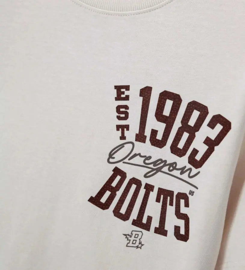 Λεπτομέρεια από το τύπωμα στην πίσω πλευρά του βαμβακερού αγορίστικου T-shirt.