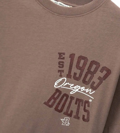 Λεπτομέρεια από το τύπωμα στην πίσω πλευρά του βαμβακερού αγορίστικου T-shirt.