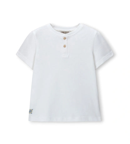 Παιδικό T-shirt για αγόρι σε λευκό χρώμα με ανάγλυφη υφή και κοντά μανίκια.