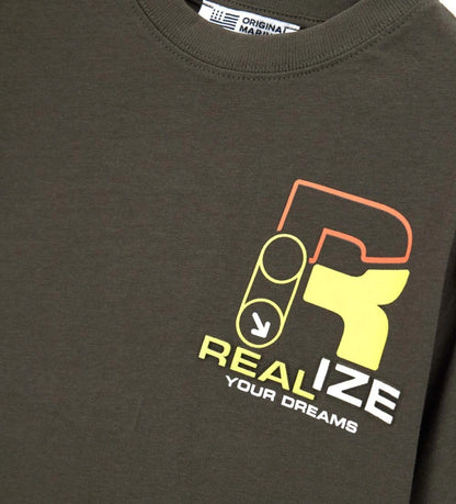 Παιδικό καφέ T-shirt για αγόρια 7-14 ετών με μοντέρνα σχέδια και ριμπ λαιμόκοψη.