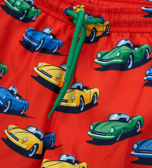Μπροστινή όψη του κόκκινου αγορίστικου μαγιό Original Marines με σχέδιο αυτοκίνητα για παιδιά 5-14 ετών.