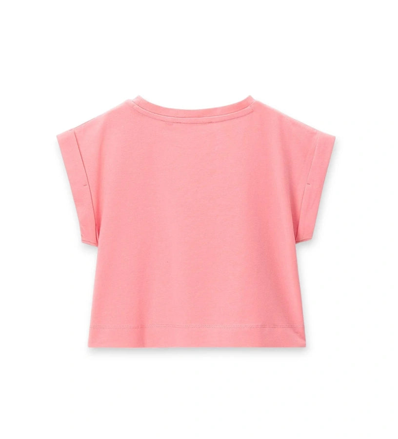 Η ελαστική εφαρμογή και το ζωντανό χρώμα του παιδικού βαμβακερού T-shirt για ηλικίες 5-14 ετών.