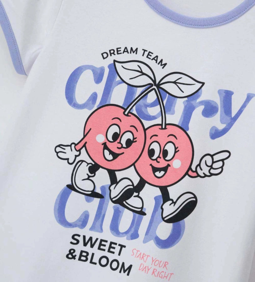 Παιδικό λευκό T-shirt για κορίτσι με τύπωμα κεράσια και γαλάζιες ριμπ λεπτομέρειες Original Marines.