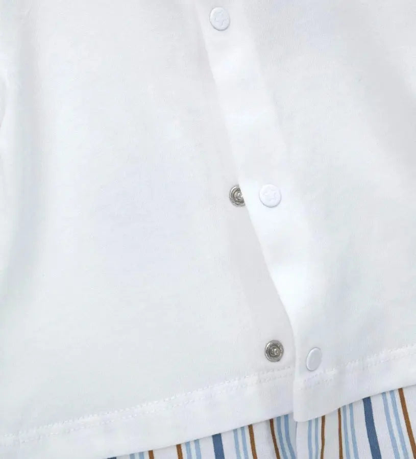 Η πίσω όψη του φορμακιού που δείχνει τα κουμπιά-σούστες για εύκολο ντύσιμο.