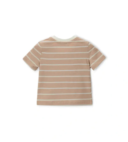 Τα κουμπιά-σούστες στον ώμο για εύκολη εφαρμογή στη βρεφική μπλούζα.