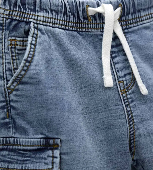 Κοντινό πλάνο στις cargo τσέπες και τις ραφές του βρεφικού παντελονιού Original Marines.