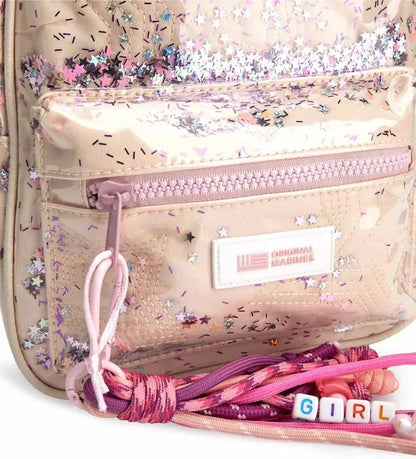 Λεπτομέρεια στο φερμουάρ και το λογότυπο Original Marines σε παιδικό backpack για κορίτσι.