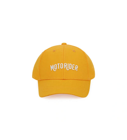 Παιδικό κίτρινο καπέλο baseball από βαμβάκι με άσπρα κεντημένα γράμματα στο μπροστινό μέρος.