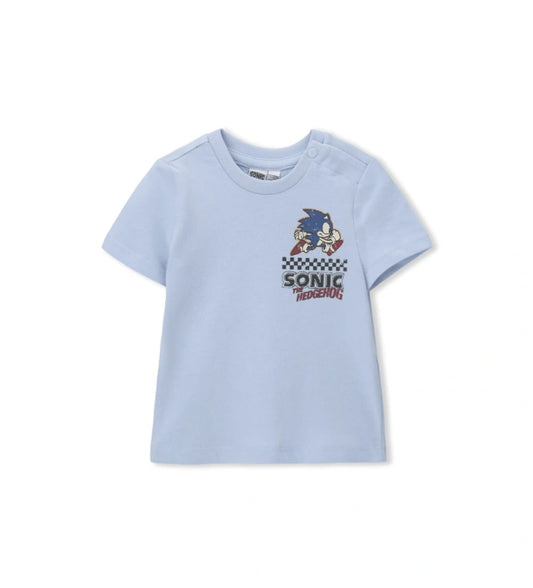 Μπροστινή όψη του παιδικού μπλε T-shirt Sonic με κοντά μανίκια, κουμπιά στον ώμο και το λογότυπο "Fastest Thing Alive"