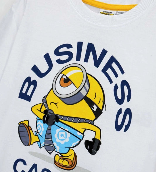 Μπροστινή όψη του αγορίστικου βαμβακερού t-shirt Minions σε λευκό χρώμα από την Original Marines, κατάλληλο για ηλικίες 5 έως 14 ετών.