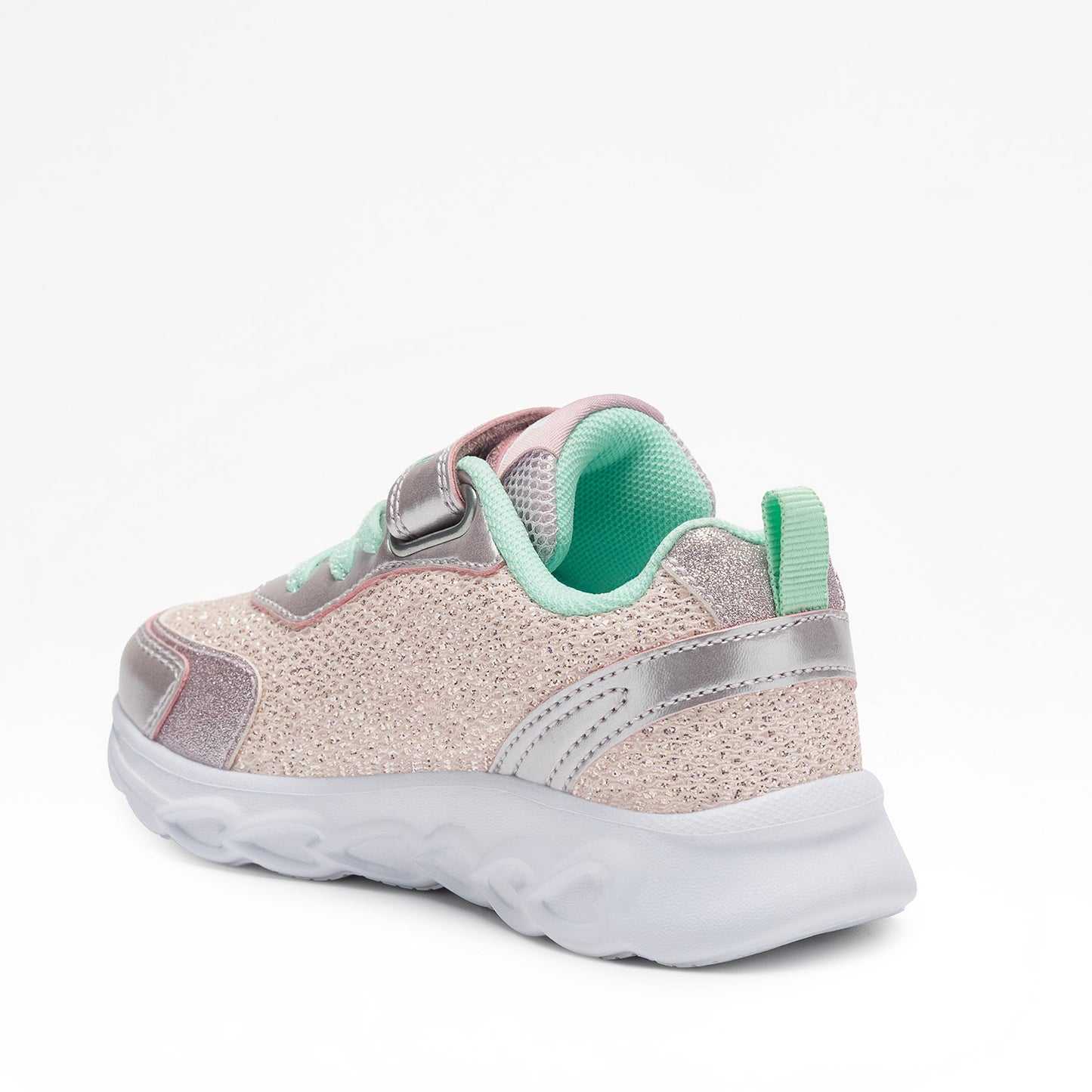 Πίσω όψη του παιδικού sneaker Lelli Kelly με την ενισχυμένη φτέρνα και τη λευκή σόλα.