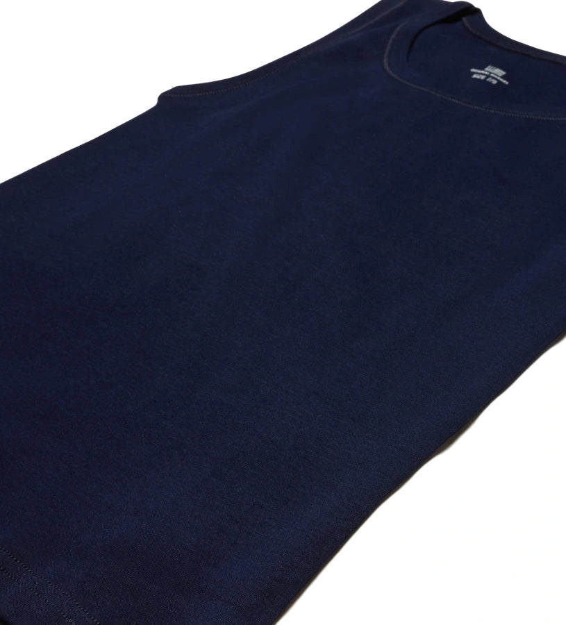 Αμάνικο φανελάκι για αγόρι από αγνό ριπ βαμβάκι. Μαλακό, ελαστικό και άνετο, προσφέρει φυσική εφαρμογή και ιδανική αναπνοή του δέρματος. Τέλειο για καθημερινή χρήση ή κάτω από ρούχα όλες τις εποχές.