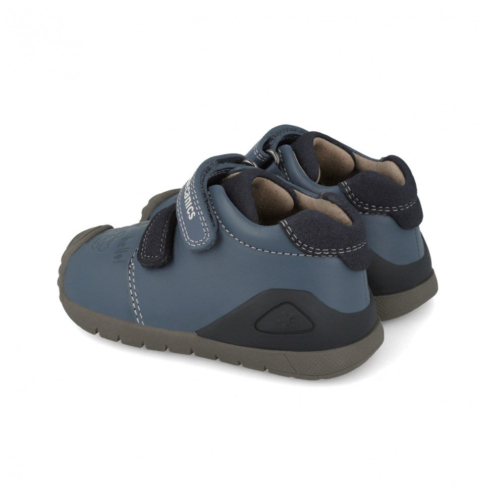 Ανατομικά παιδικά παπούτσια Biomecanics ιδανικά για τα πρώτα βήματα του παιδιού σας. Κατασκευασμένα από μαλακό δέρμα υψηλής ποιότητας, προσφέρουν σταθερότητα, ευκαμψία και άνεση σε κάθε βήμα.
Η αντιολισθητική σόλα και τα αυτοκόλλητα λουράκια (velcro) εξασφαλίζουν εύκολη εφαρμογή και ασφαλές περπάτημα.
Ιδανικά για βρεφικά και νηπιακά ποδαράκια που αρχίζουν να εξερευνούν τον κόσμο.